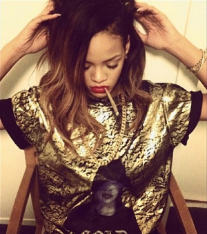 Rihanna smoking instagram 635X720 jpeg