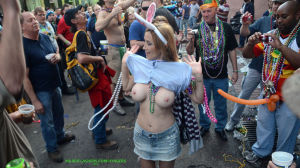 Flashing mardi gras 2014 925X520 jpeg