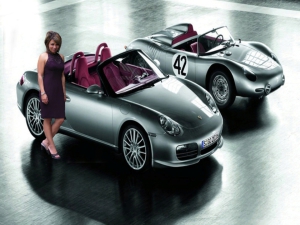 Porsche girl car 960X720 jpeg