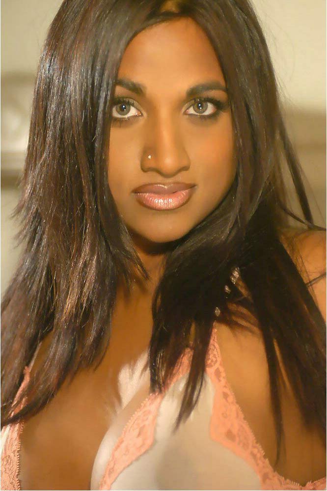Desi nude model photo shoot full size
