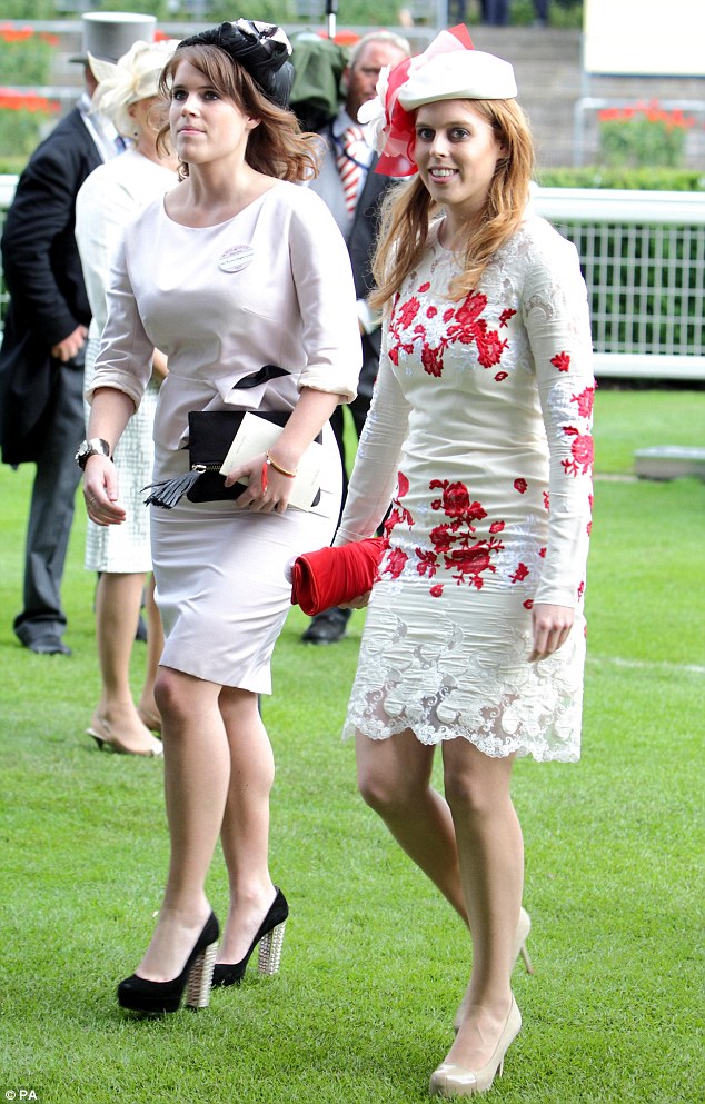 Blood duchess kate curtsy full size