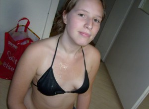 Amateur cum on her shirt 960X705 jpeg