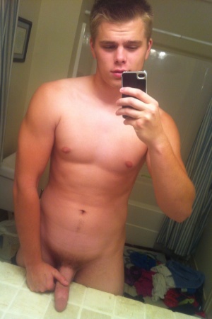 Cute boys selfies nude 640X960 jpeg