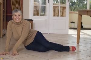 Mature british women naked 960X637 jpeg