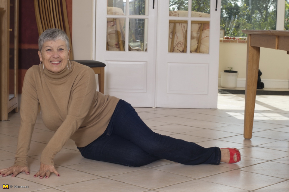 Mature british women naked full size