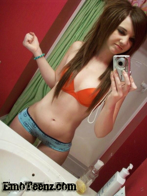 Emo girl bra and panties full size