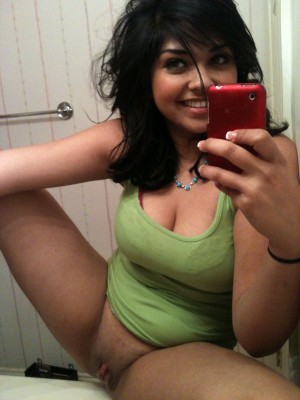 Amateur chubby girls self pics nude 600X800 jpeg