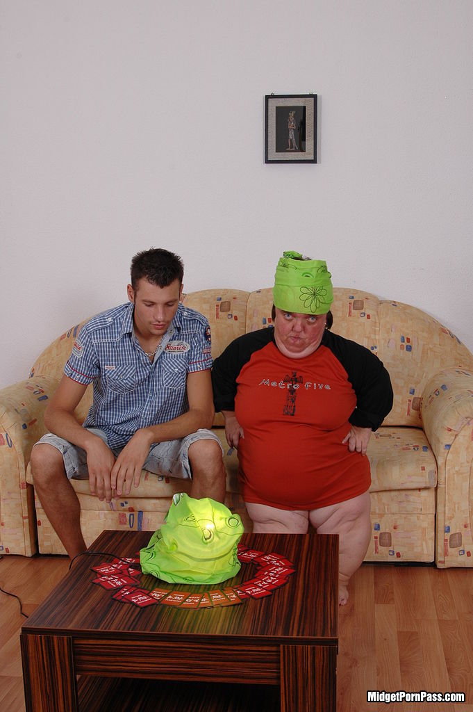 Ugly fat midget fucked full size