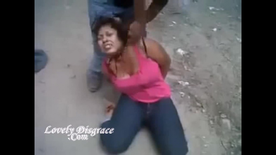 Husband cut wife head full size