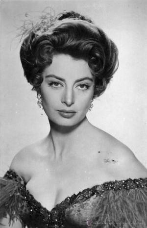 Capucine actress 550X853 jpeg