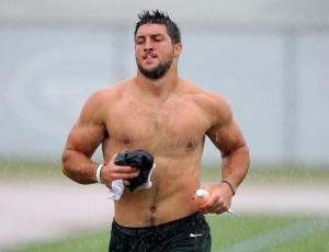 Tim tebow shirtless 625X480 jpeg