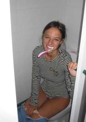Candid naked girls peeing 500X709 jpeg