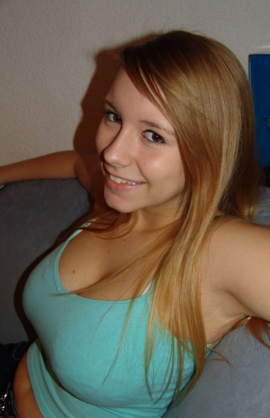 Girls with future lower back problems 600X929 jpeg