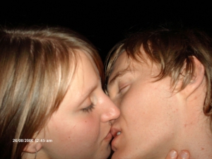 Girls kissing stories 960X720 jpeg