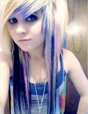 Emo scene girls with blonde hair 500X644 jpeg