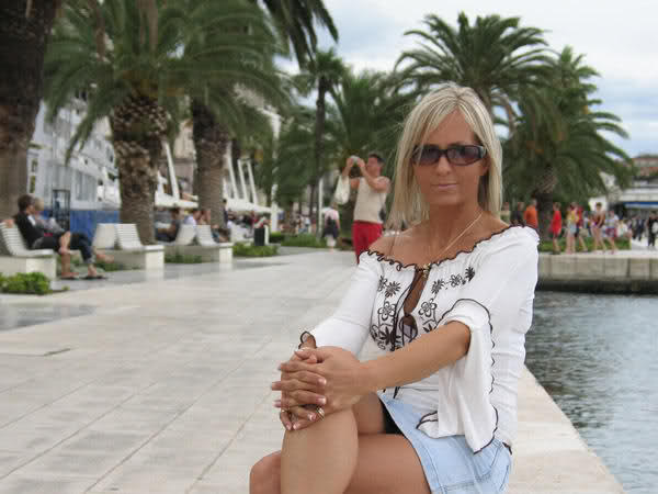 Ala pantyhose full size