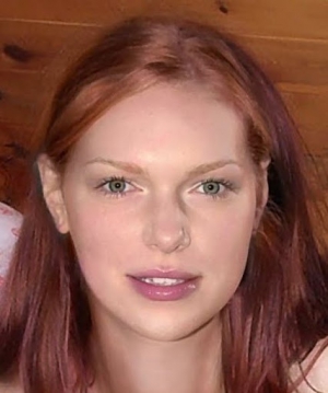 Laura prepon young 427X512 jpeg