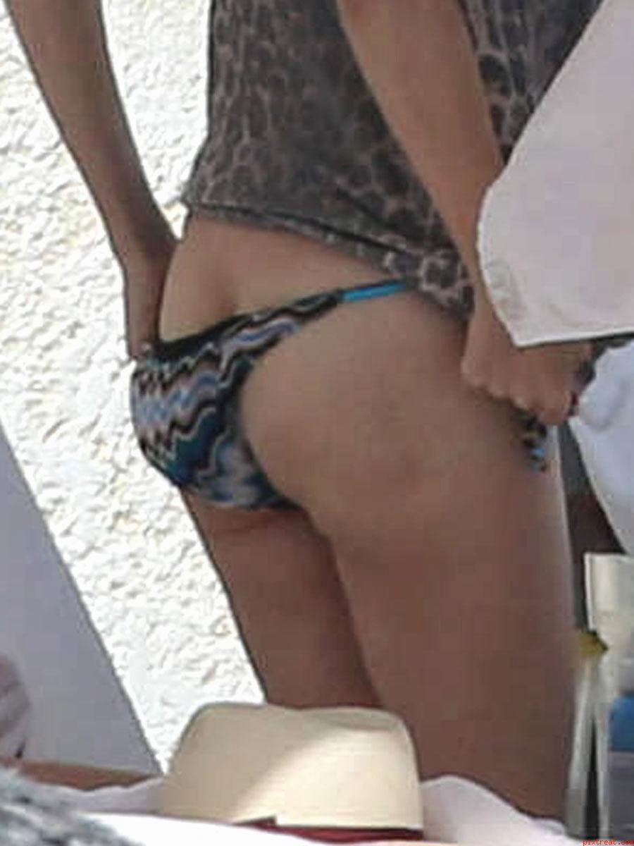 Diane kruger bikini oops full size