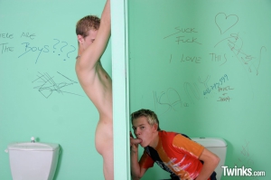 Gay glory hole blowjobs 960X639 jpeg