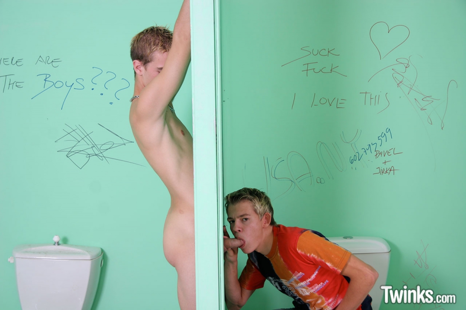 Gay glory hole blowjobs full size