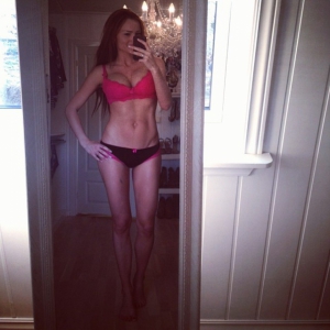 Wife lingerie selfie 960X960 jpeg