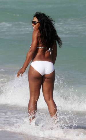 Serena williams bikini ass 780X1270 jpeg