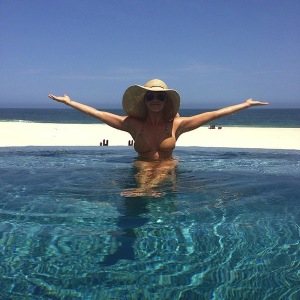 Swimsuit kellie pickler bikini 600X600 jpeg