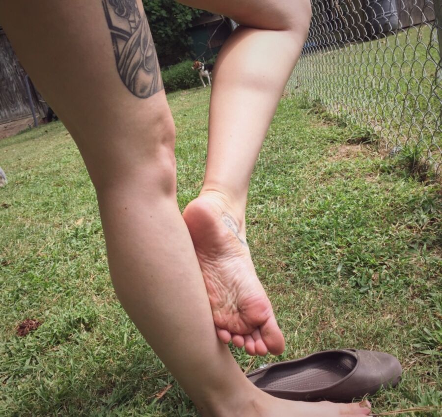 Non nude feet full size