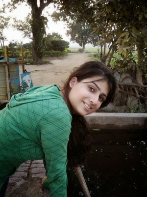 Pakistani girls mobile numbers 538X720 jpeg