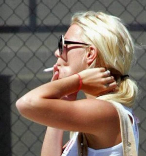 Britney spears smoking 600X643 jpeg
