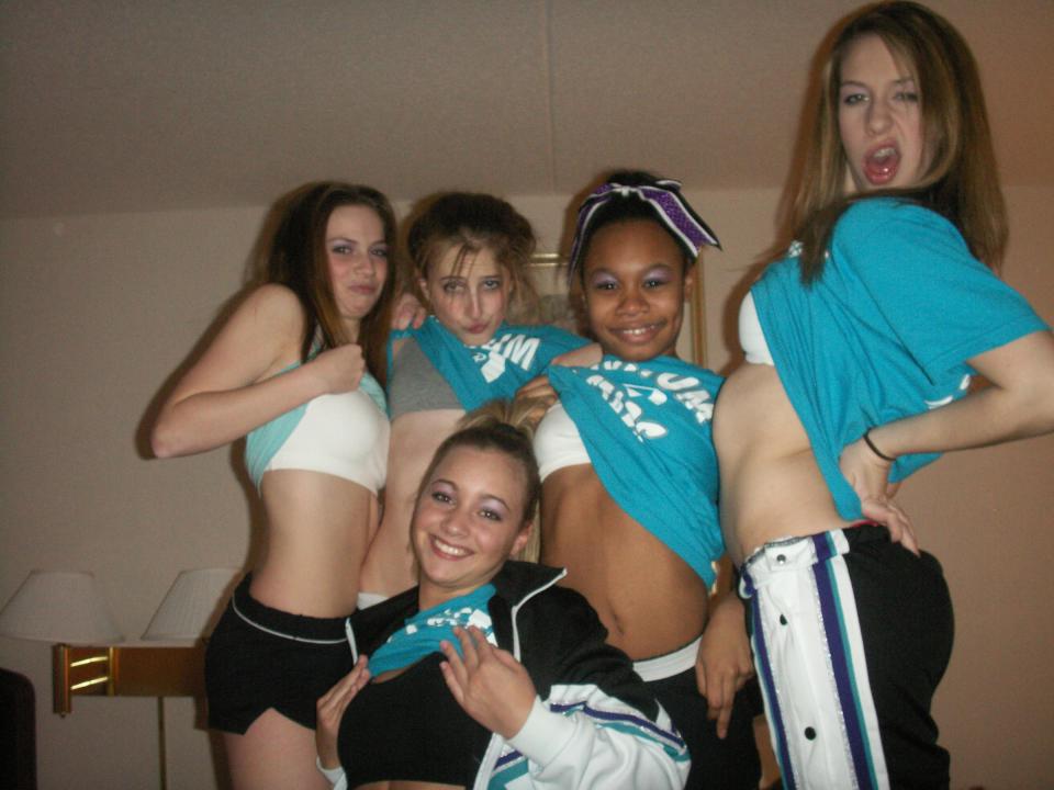 Girls high school cheerleader flash full size