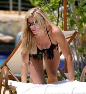 Torrie wilson bikini 960X1044 jpeg
