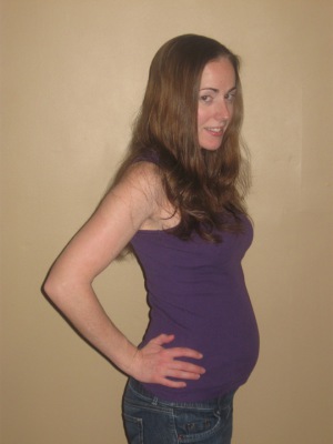 19 weeks pregnant belly 960X1280 jpeg