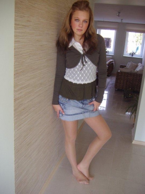Candid pantyhose teen feet 540X720 jpeg