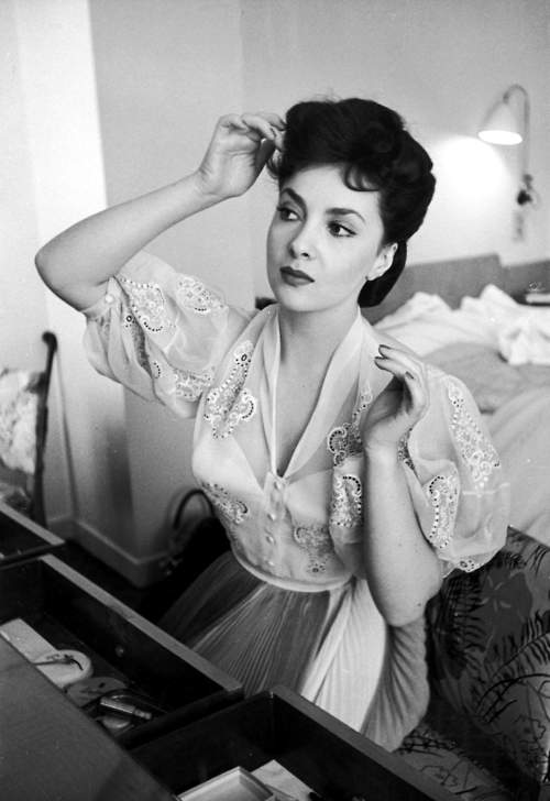 Gina lollobrigida full size