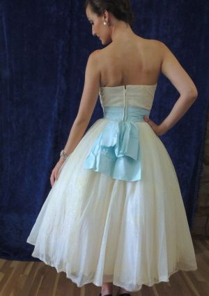Vintage style prom dress 570X809 jpeg