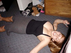 Drunk girl nip slip downblouse 800X600 jpeg