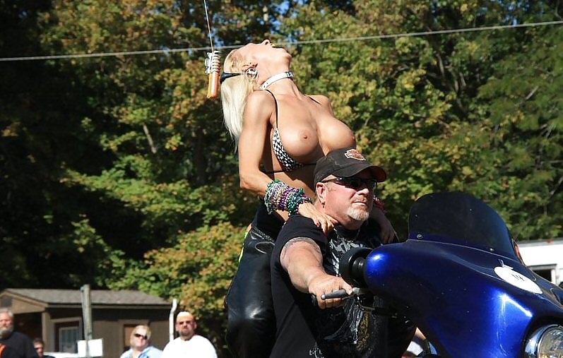 Amateur xxx biker babes full size