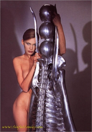 Natasha henstridge 770X1103 jpeg