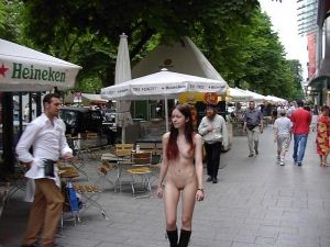 Nude people in public 800X600 jpeg