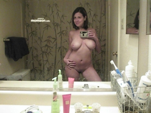 Naked mom selfie nude 960X726 jpeg