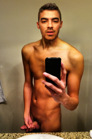 Nick jonas male celebrity leaked nudes 475X720 jpeg