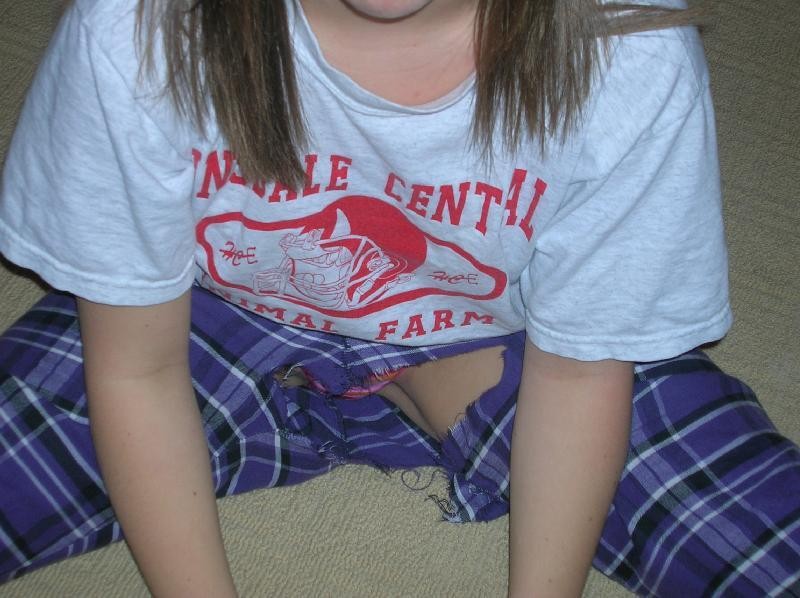 Teen girls candid up shorts full size