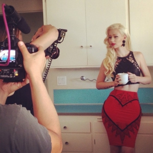 Iggy azalea photo shoot 600X600 jpeg