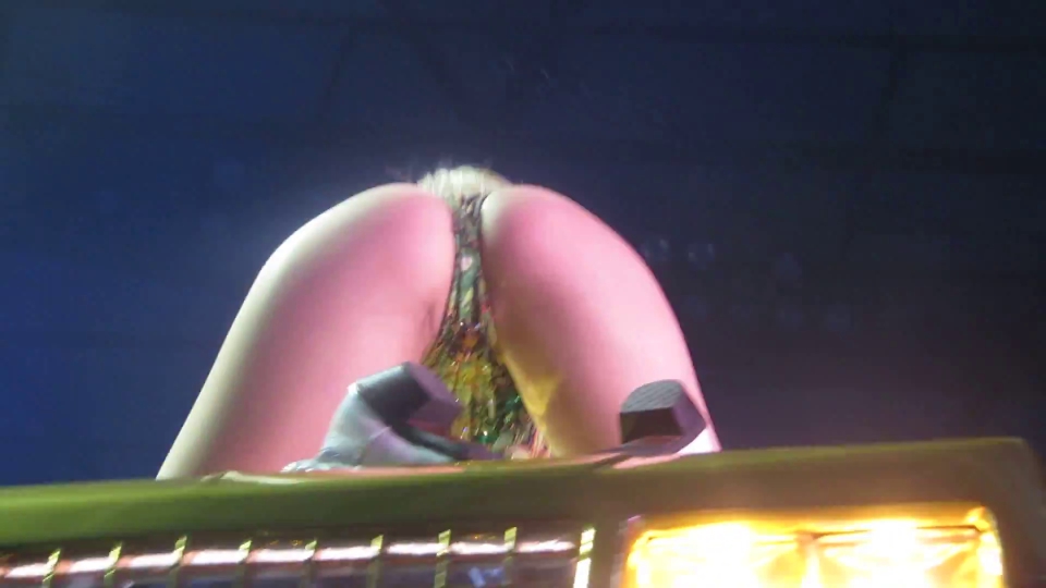 Miley cyrus pussy slip uncensored full size
