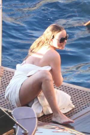 Mariah carey white bikini 600X900 jpeg