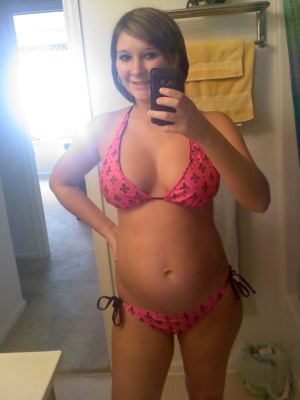 5 months pregnant belly 768X1024 jpeg