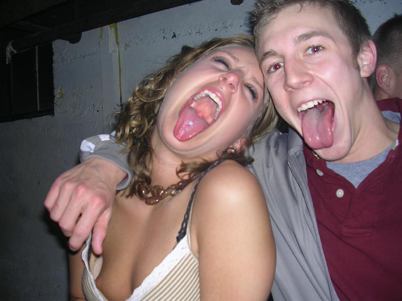 Candid downblouse oops voyeur full size