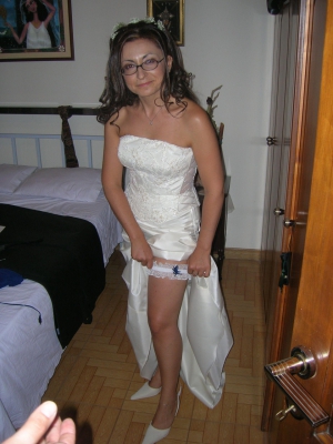 Upskirt brides wedding night 960X1280 jpeg