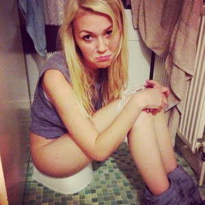 Amateur girls peeing toilet 612X612 jpeg